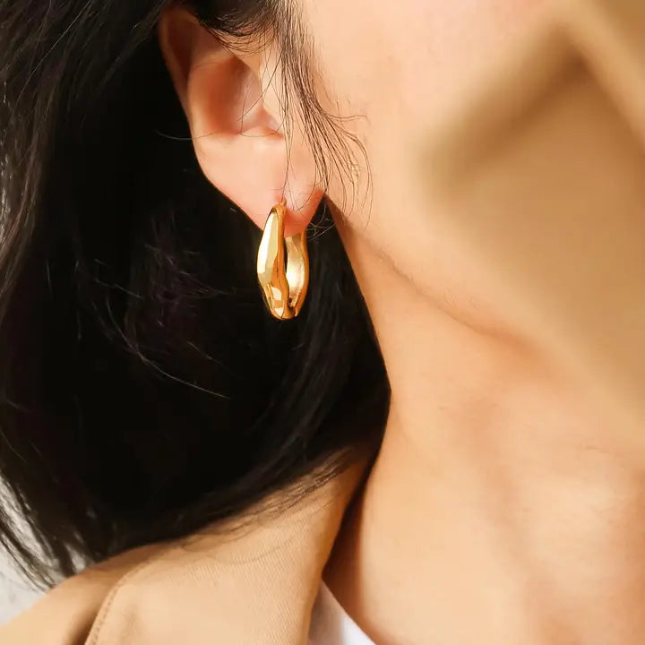 Darcy 18K Gold Non-Tarnish Oval Hoop Earring - Yellow Gold