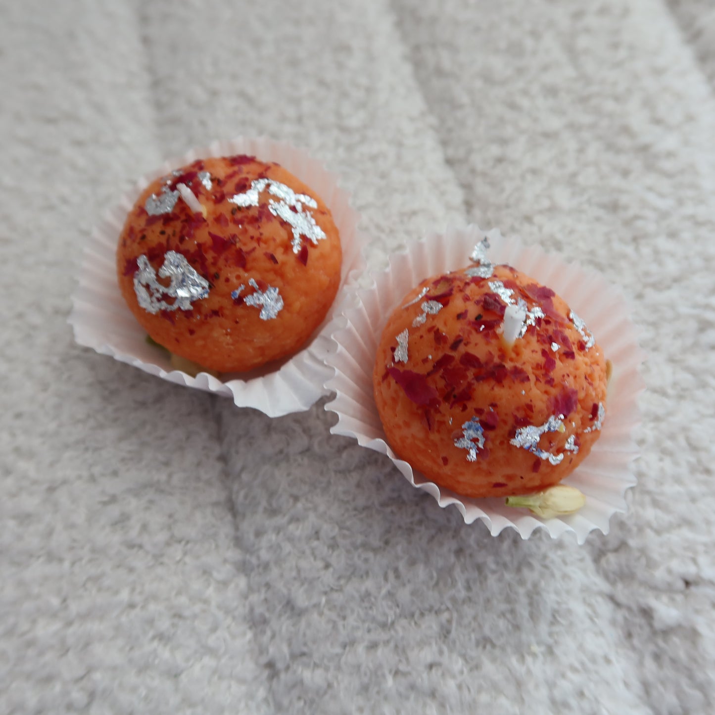Motichoor Ladoo Candle – Set of 2 | Handmade Soy Wax | Honeysuckle Jasmine Scent