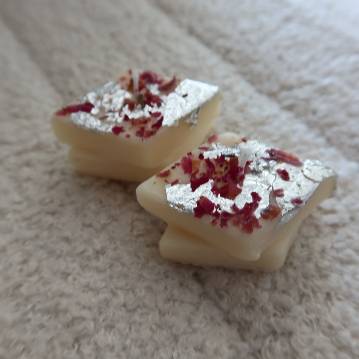 Kaju Katli Candle – Set of 2 | Handmade Soy Wax | Honeysuckle Jasmine Scent