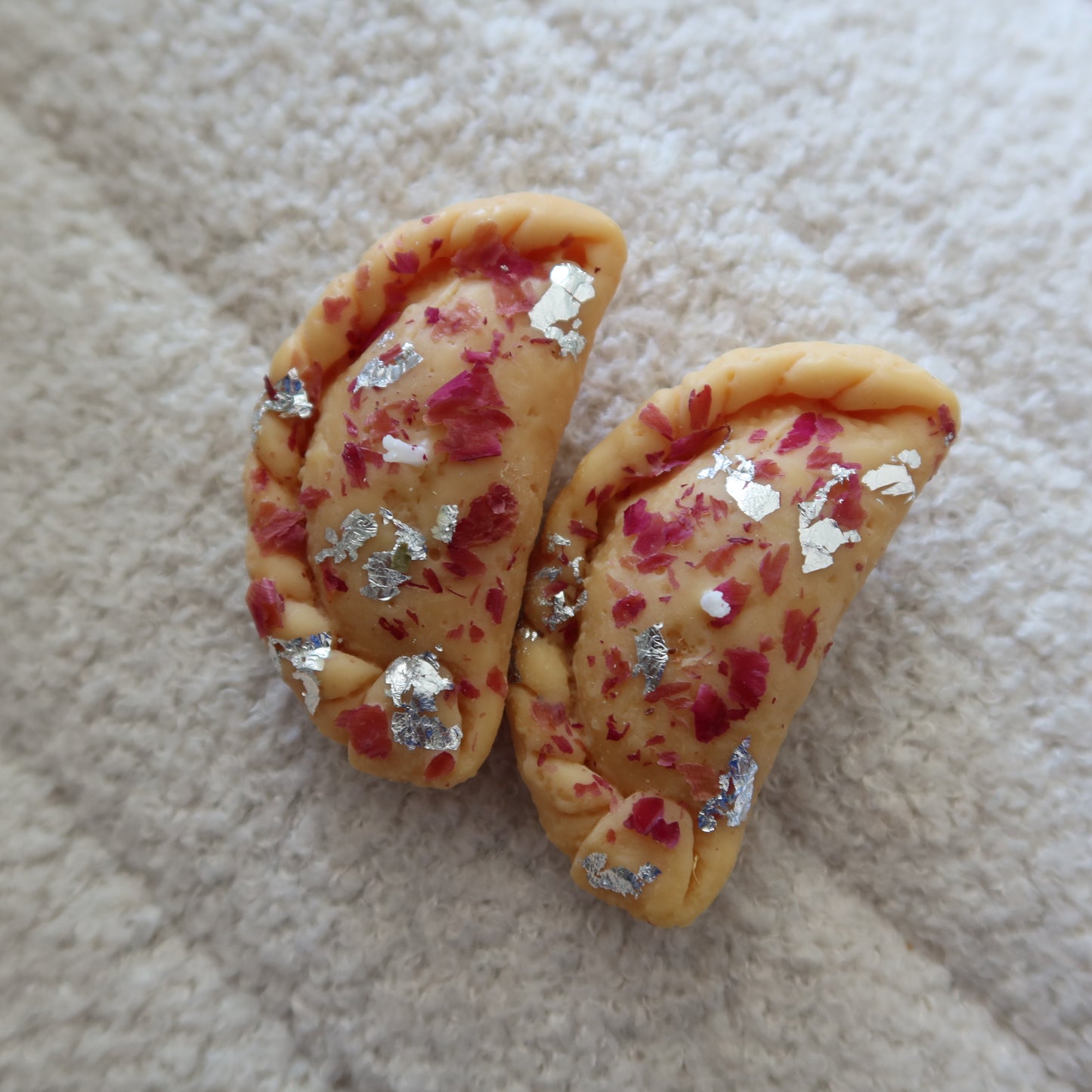 Gujiya Candle – Set of 2 | Handmade Soy Wax | Honeysuckle Jasmine Scent