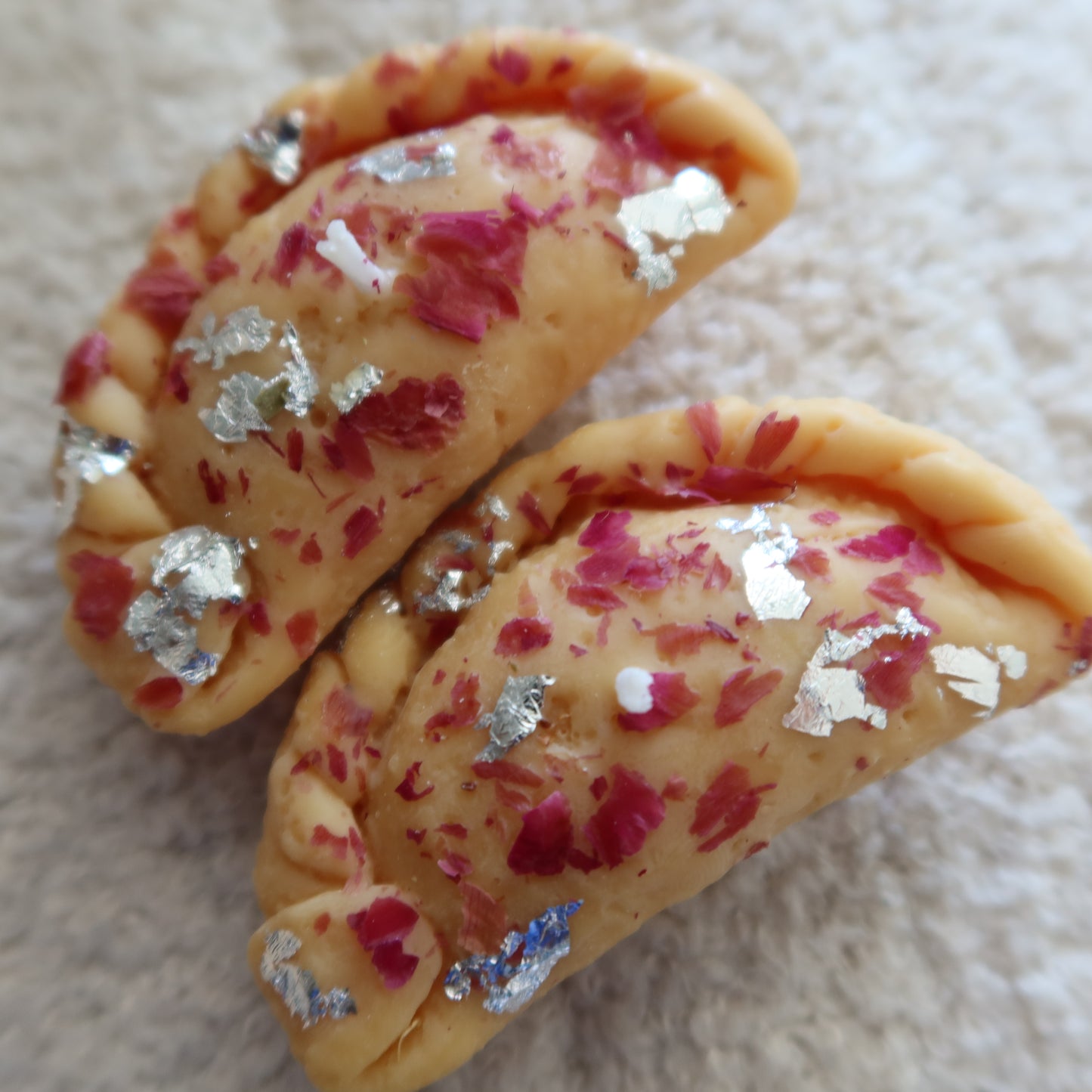 Gujiya Candle – Set of 2 | Handmade Soy Wax | Honeysuckle Jasmine Scent