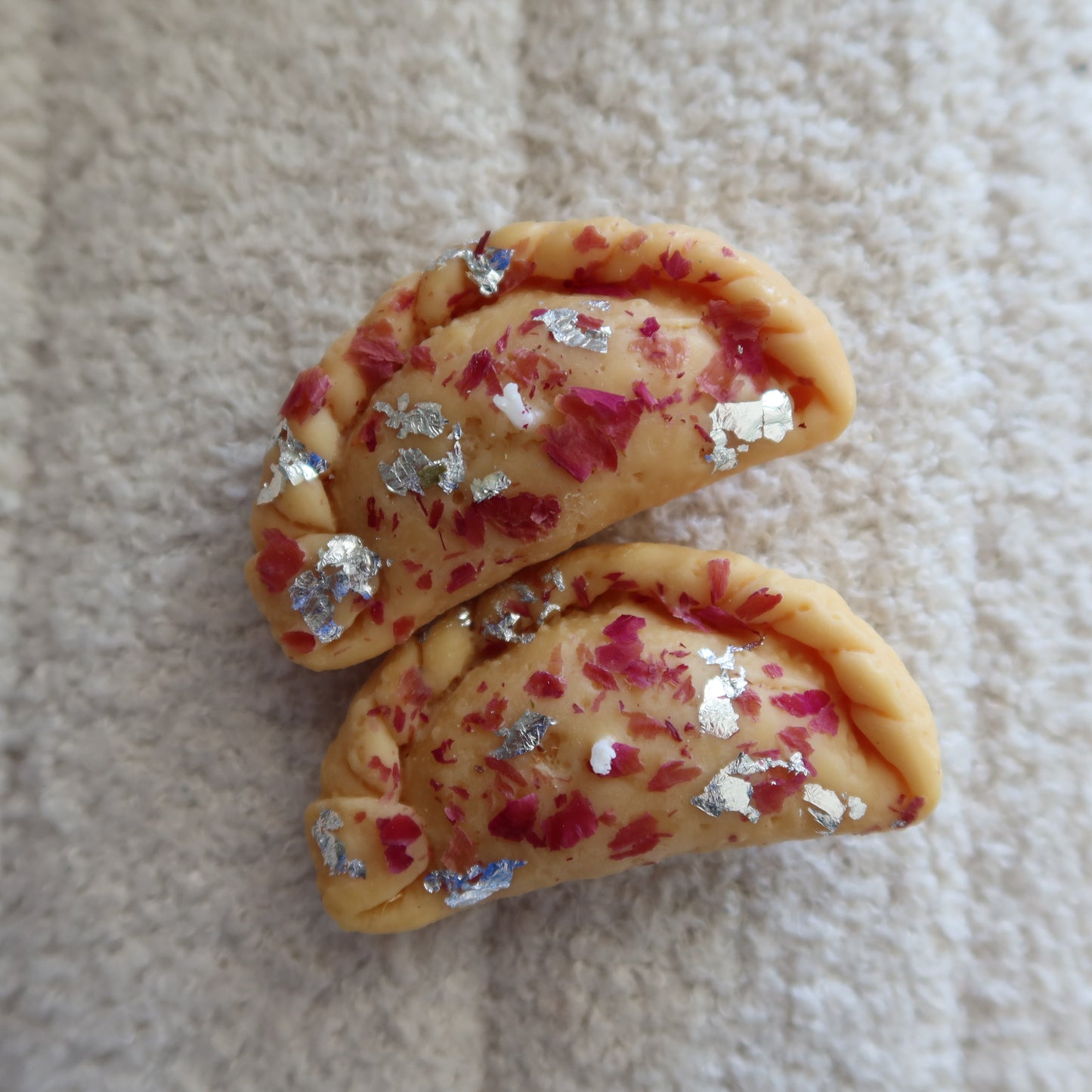 Gujiya Candle – Set of 2 | Handmade Soy Wax | Honeysuckle Jasmine Scent