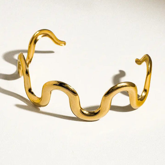 Félix 18K Gold Non-Tarnish Wavy Bold Statement Bracelet - Yellow Gold