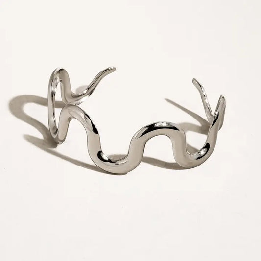 Félix 18K Gold Non-Tarnish Wavy Bold Statement Bracelet - Silver